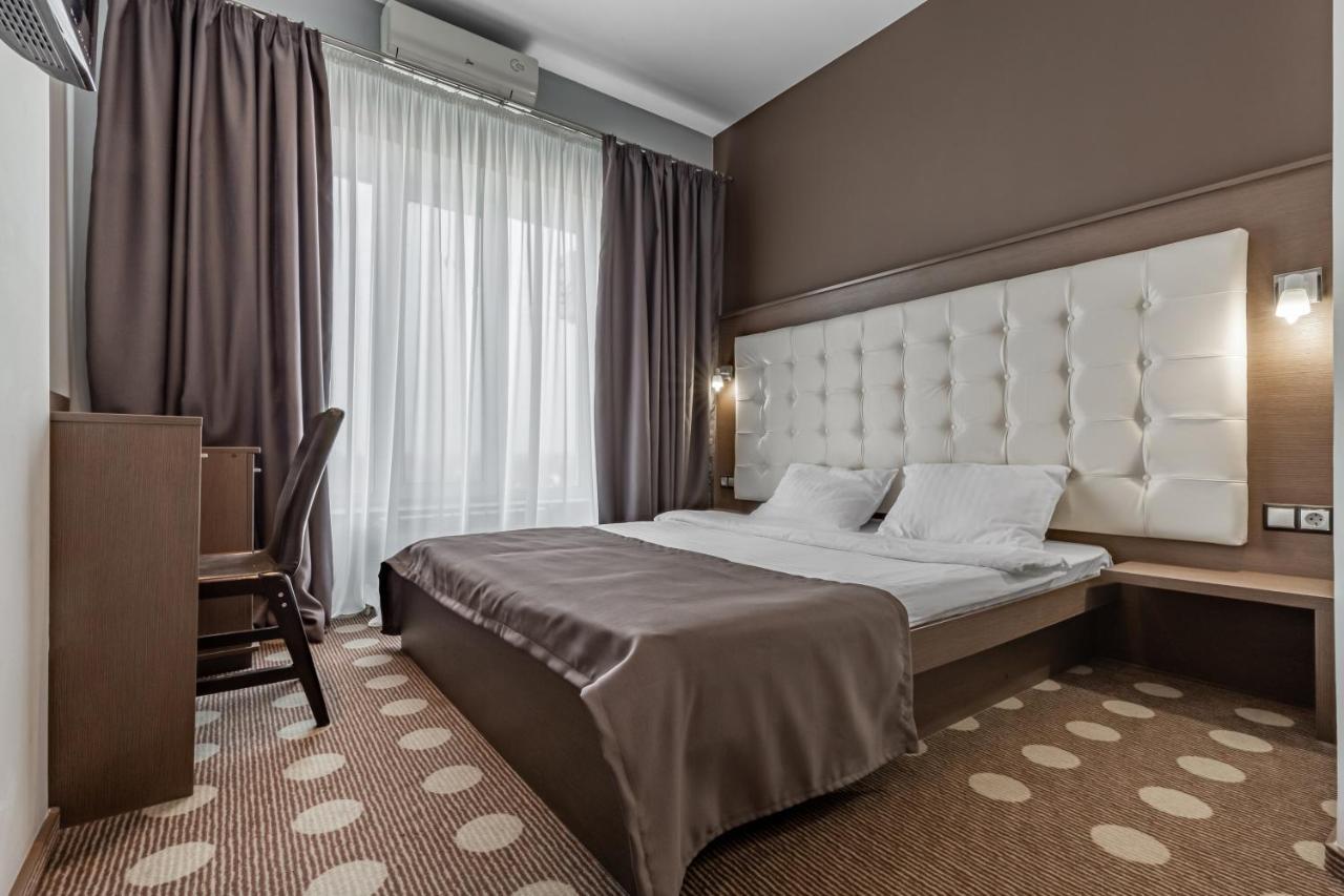 Ambassador Plaza Hotel Kyiv Exterior photo