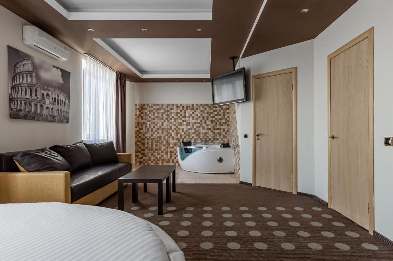 Ambassador Plaza Hotel Kyiv Exterior photo